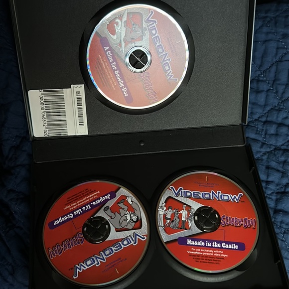 A Clue for Scooby-Doo/Hassle in the Castle/ Jeepers, It's the Creeper (5 for 15) - Picture 3 of 7